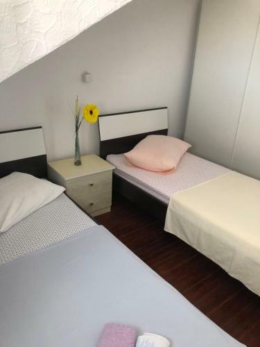 Lidija Beach Apartment