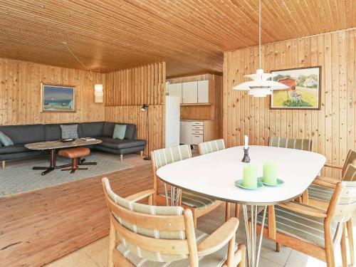 Three-bedroom Holiday Home In Saltum 7