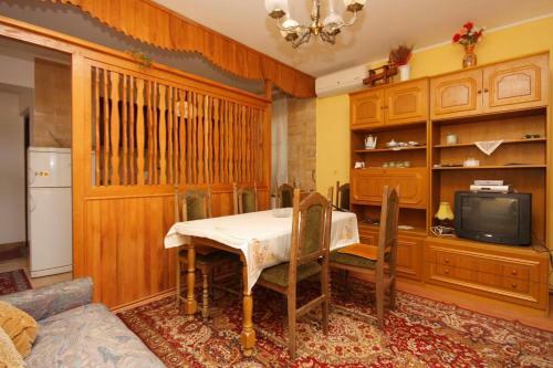 Apartments With A Parking Space Punat (krk) - 5350