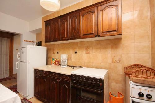 Apartments With A Parking Space Punat (krk) - 5350