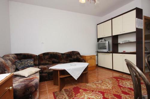 Apartments With A Parking Space Punat (krk) - 5350