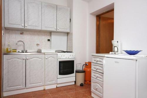 Apartments With A Parking Space Punat (krk) - 5350