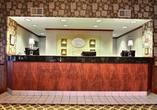 Hotel Comfort Suites Milwaukee Airport