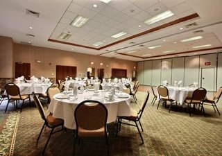 Hotel Comfort Suites Milwaukee Airport
