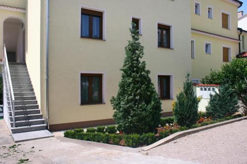 Apartments With A Parking Space Crikvenica - 5487