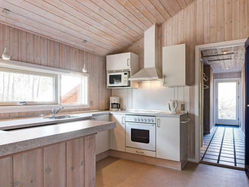 Three-bedroom Holiday Home In Nex� 12