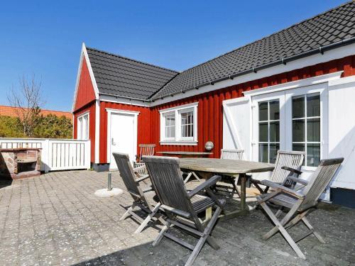 Three-bedroom Holiday Home In Vejby 1
