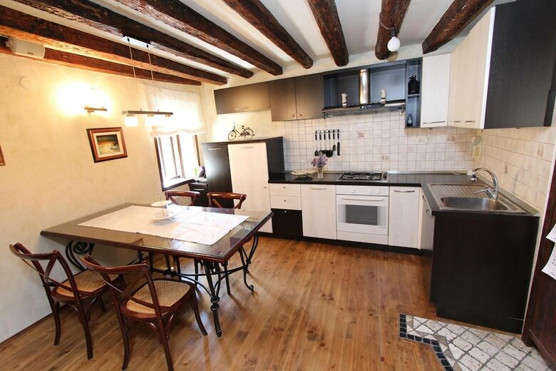 Apartment Midea