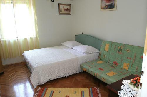 Hostal Apartments Belas