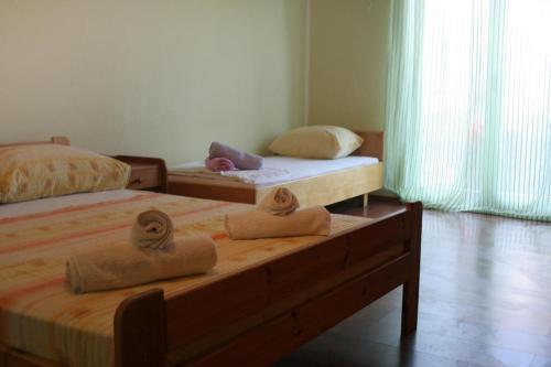 Apartments With A Parking Space Jelsa (hvar) - 5703