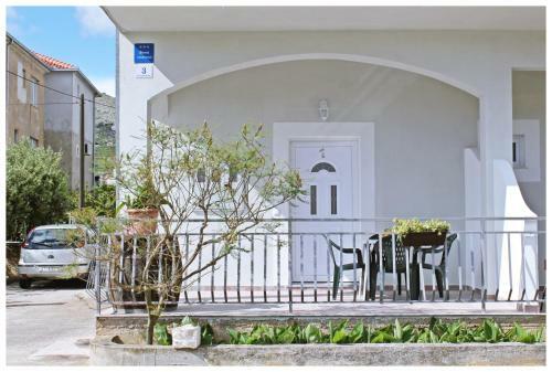 Apartments & Room Dijana