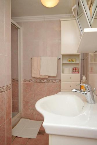 Apartment Lumbarda 9303b