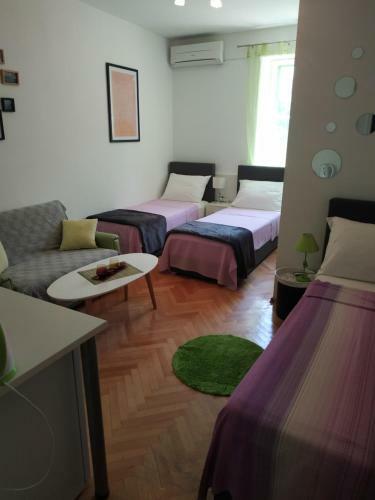 Hostal Rooms Diana