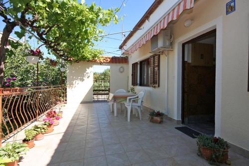 Apartments By The Sea Barbat (rab) - 4977