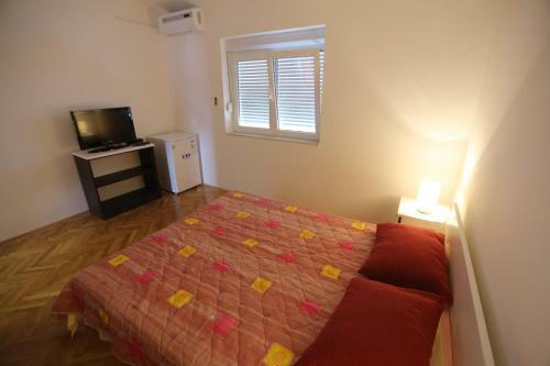 Hostal Mareta Guesthouse