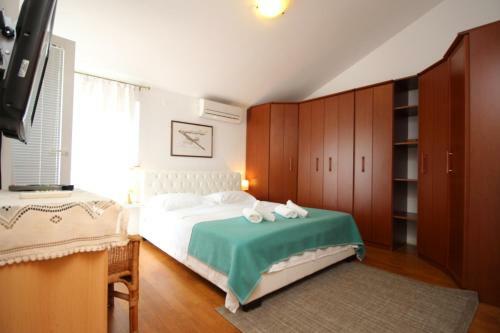 Apartments Tironi