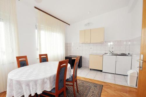 Apartments By The Sea Sumpetar (omis) - 2965