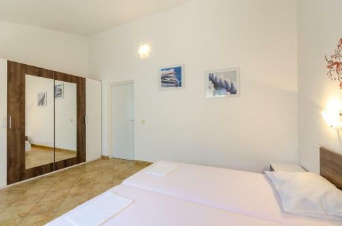 Apartment In Crikvenica With One-bedroom 3