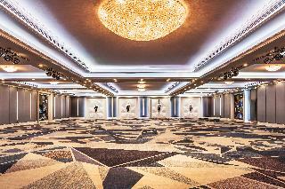 Hotel Windsor Suite And Convention