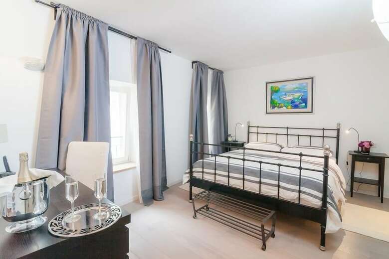 Hostal Splitska Perla City Centre Luxury Rooms