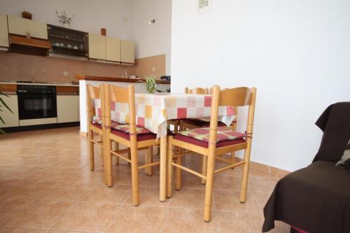 Apartment Podgora 6670a