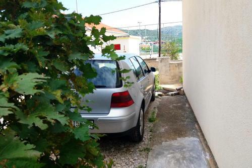 Apartments By The Sea Vinisce (trogir) - 5229