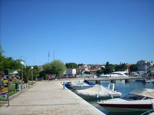 Two-bedroom Apartment In Malinska I