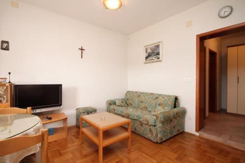 Apartments With A Parking Space Jelsa (hvar) - 8732