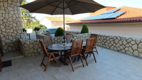 Apartment In Malinska/insel Krk 12492