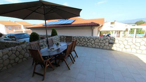 Apartment In Malinska/insel Krk 12492