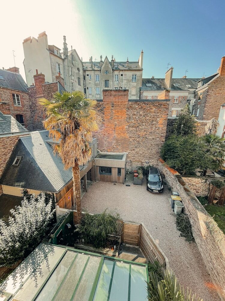 Garden Hotel