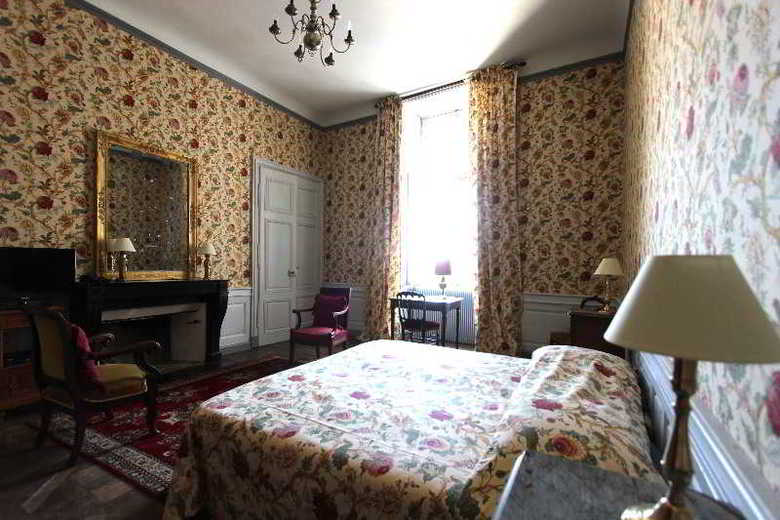 Albergue Ch�teau D'island V�zelay