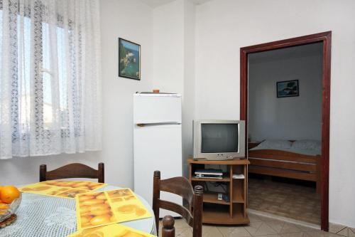 Apartments With A Parking Space Rogoznica - 4800