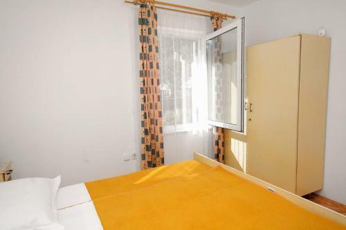 Apartments With A Parking Space Banjol (rab) - 4956