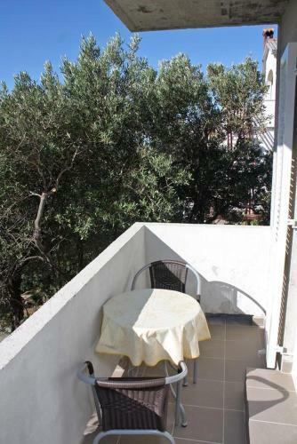 Apartments With A Parking Space Banjol (rab) - 4956