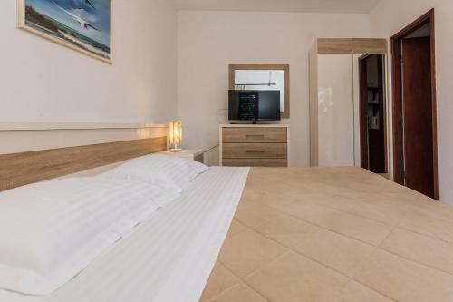 Hostal Apartments And Rooms Marina Bok