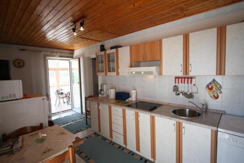 Apartment In Zestilac/insel Krk 13426