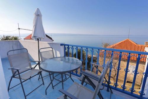 Apartments By The Sea Podstrana (split) - 10356