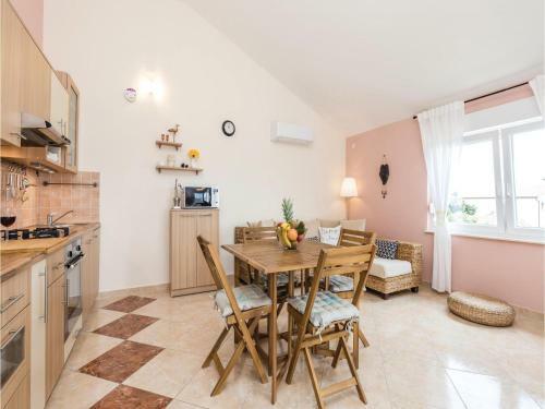Three-bedroom Apartment Barbat With Sea View 01