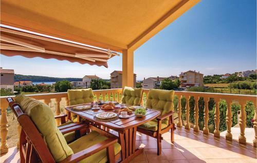 Three-bedroom Apartment Barbat With Sea View 01