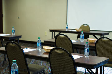 Holiday Inn Express Hotel & Suites Concord