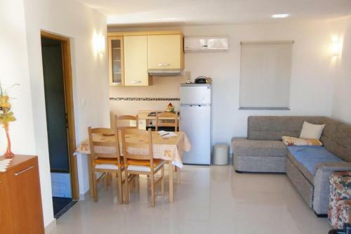 Apartments By The Sea Valun (cres) - 8086
