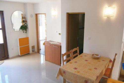 Apartments By The Sea Valun (cres) - 8086
