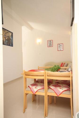 Apartments By The Sea Valun (cres) - 8086
