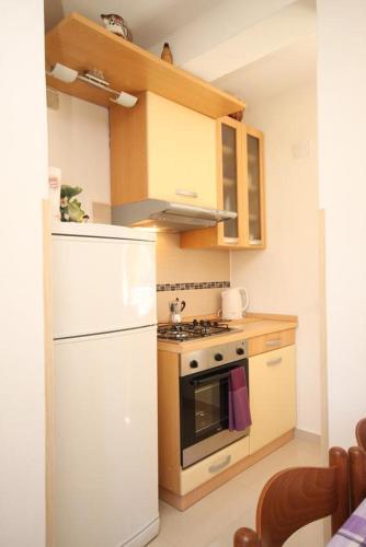 Apartments By The Sea Valun (cres) - 8086