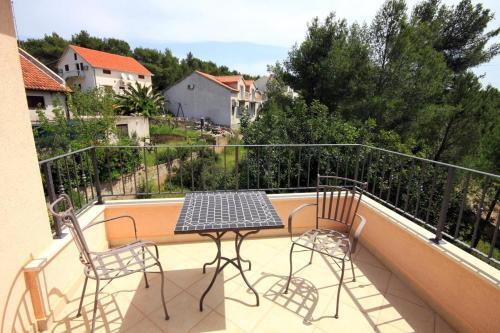 Apartments With A Parking Space Vrboska (hvar) - 552