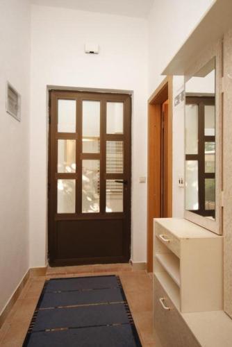 Apartments With A Parking Space Gradac (makarska) - 6783