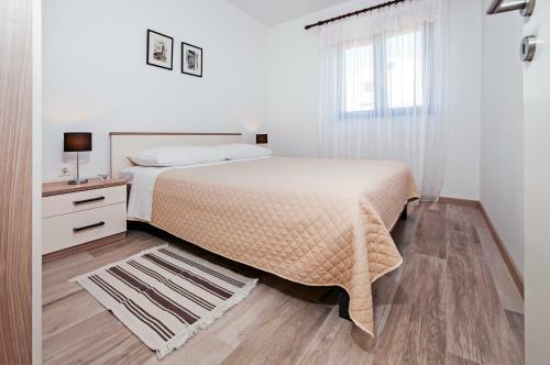 Apartments R