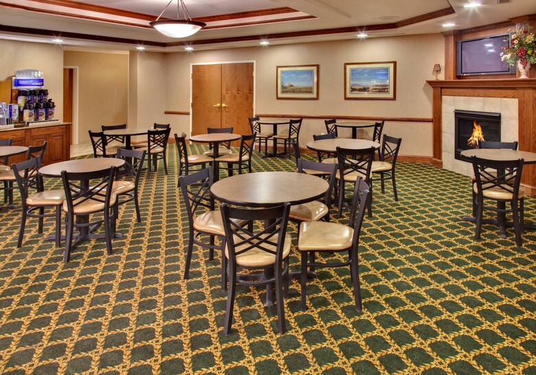 Holiday Inn Express Hotel & Suites Brookings