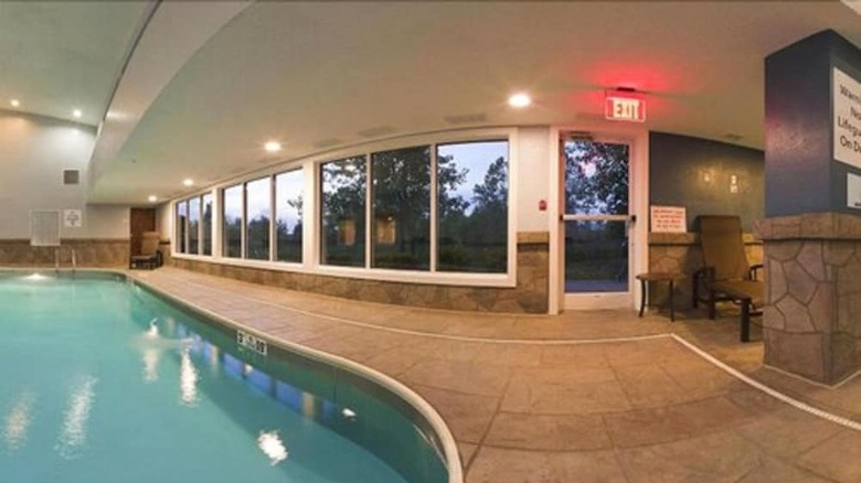Holiday Inn Express Hotel & Suites Bedford